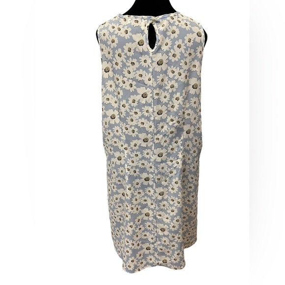 Chesley Vintage Plus Size Blue Garden Whimsical Floral Print Sleeveless Dress - Picture 6 of 7